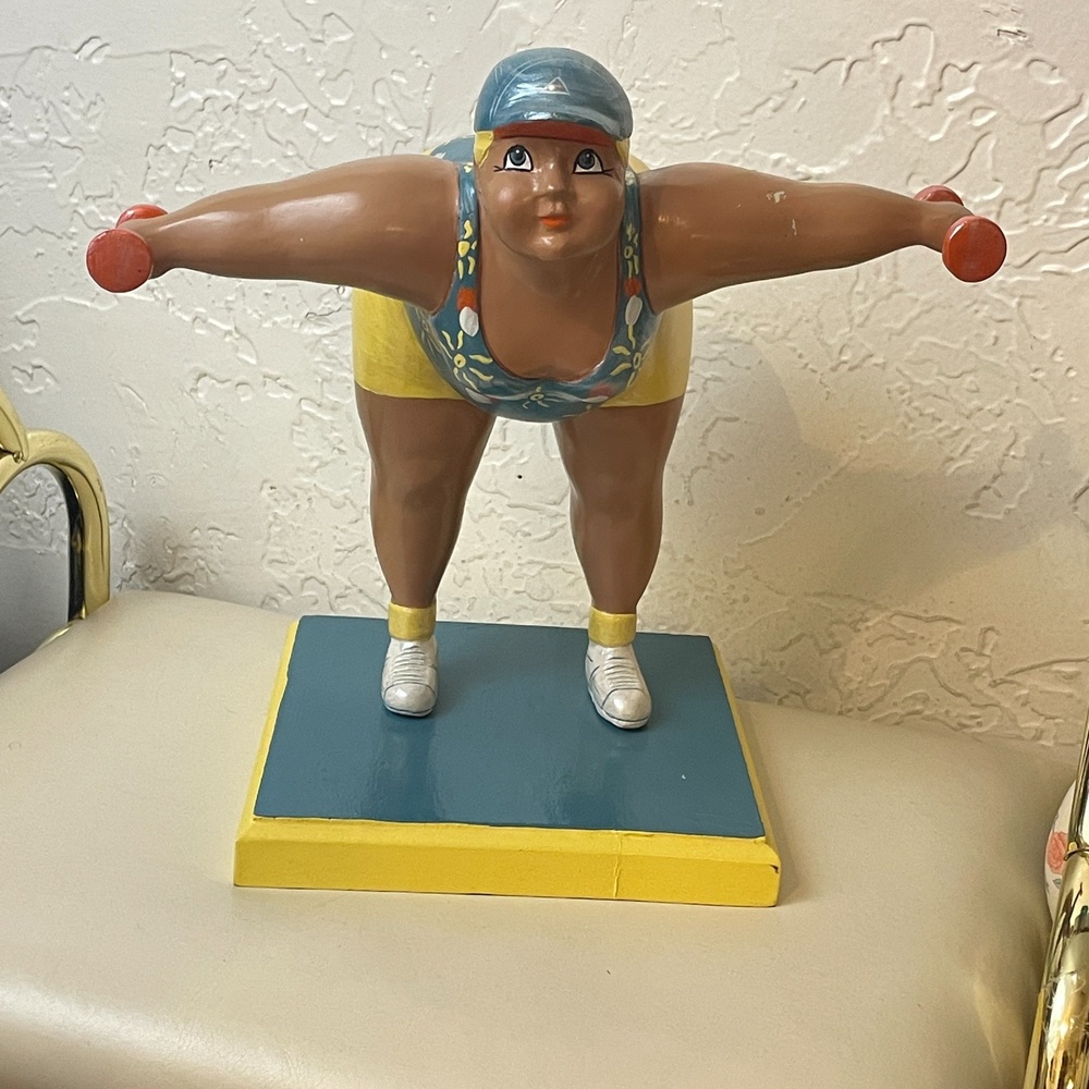 VTG Studio Nova Adorable AF Woman Working Out 12" Statue - Picture 2 of 12